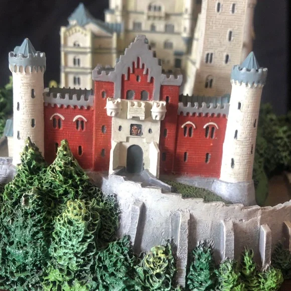 Neuschwanstein Bavaria, Germany castle model by Lennox Castles of the World 1999 - Picture 4 of 10